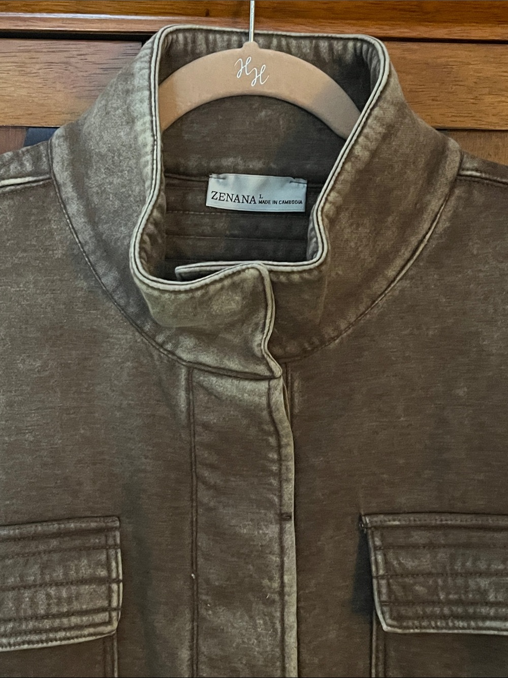 Zenana Acid Washed Brown Snap Mock-Neck Pullover Sweatshirt w/Flap Chest Pockets - Picture 3 of 12